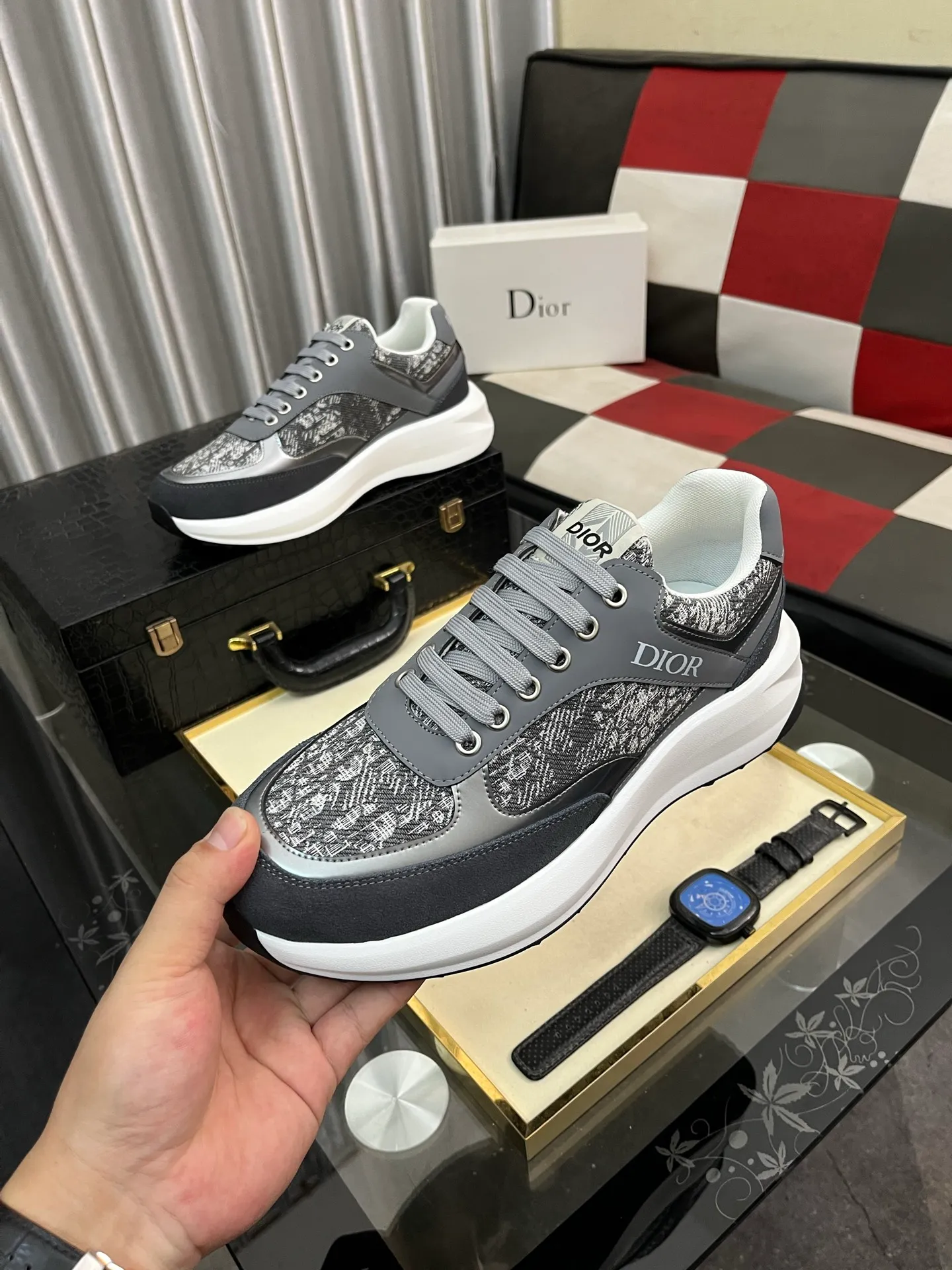 Men's men's shoes💰440⌚️⌚️[Dior] 25ss new product B01 moral training shoes. The toe dimensions of the couple's style are a bit wider. The upper foot comfort is perfect. The threads are beautiful. Perfectly suitable for trousers. Decorated with various classic details. Ideal for daily looks. Can be matched with various casual items to create exquisite looks. Fabric: top layer cowhide/lining sheepskin TPU original outsole Code number: 38-444️⃣Colors available